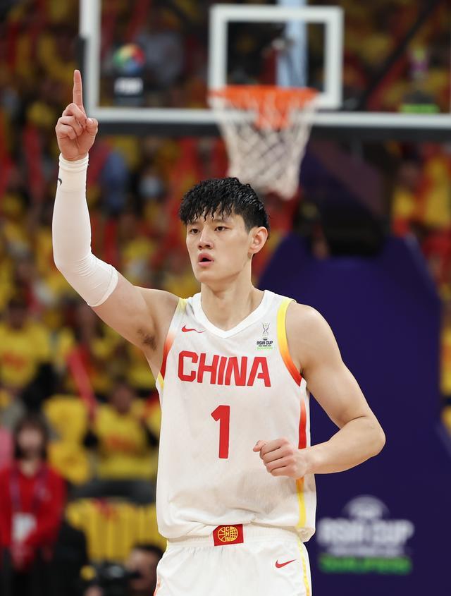 包含亚洲篮球明星见面会举行粉丝狂欢不断的词条